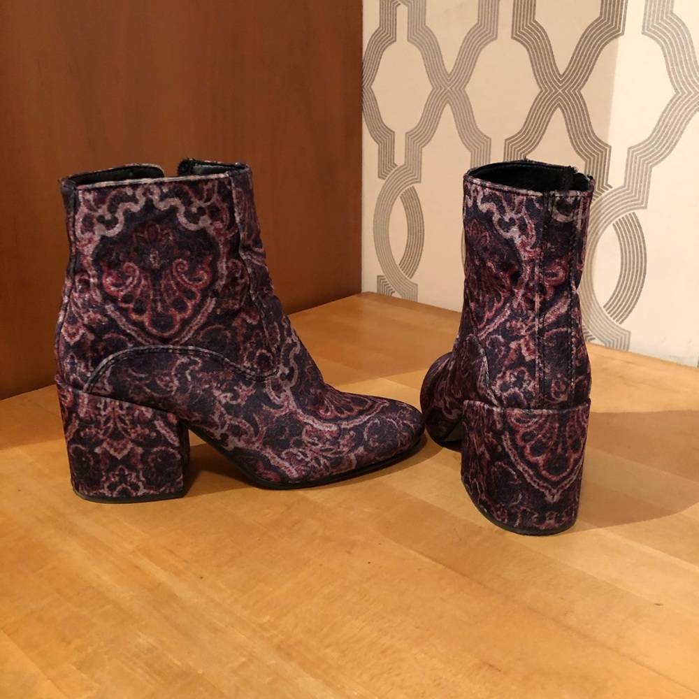 Lucky Brand Rainns Ankle Boot in Paisley Print